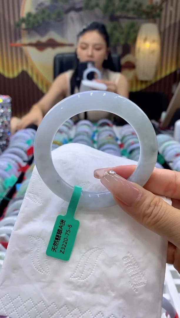 翡翠手镯未镶嵌000024