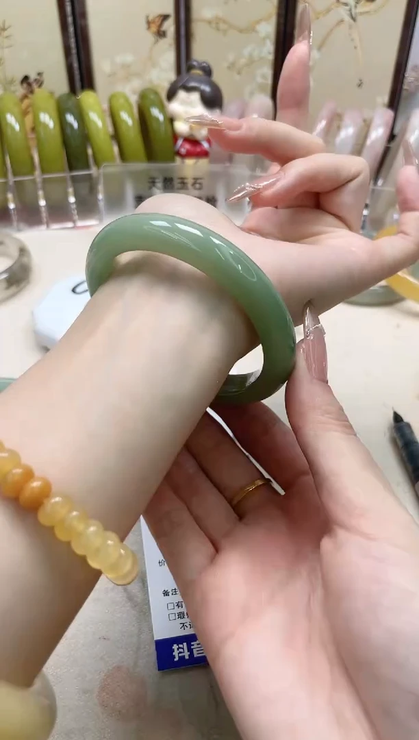 石英质玉手镯未镶嵌6/58.3福利（默认微瑕不退换）