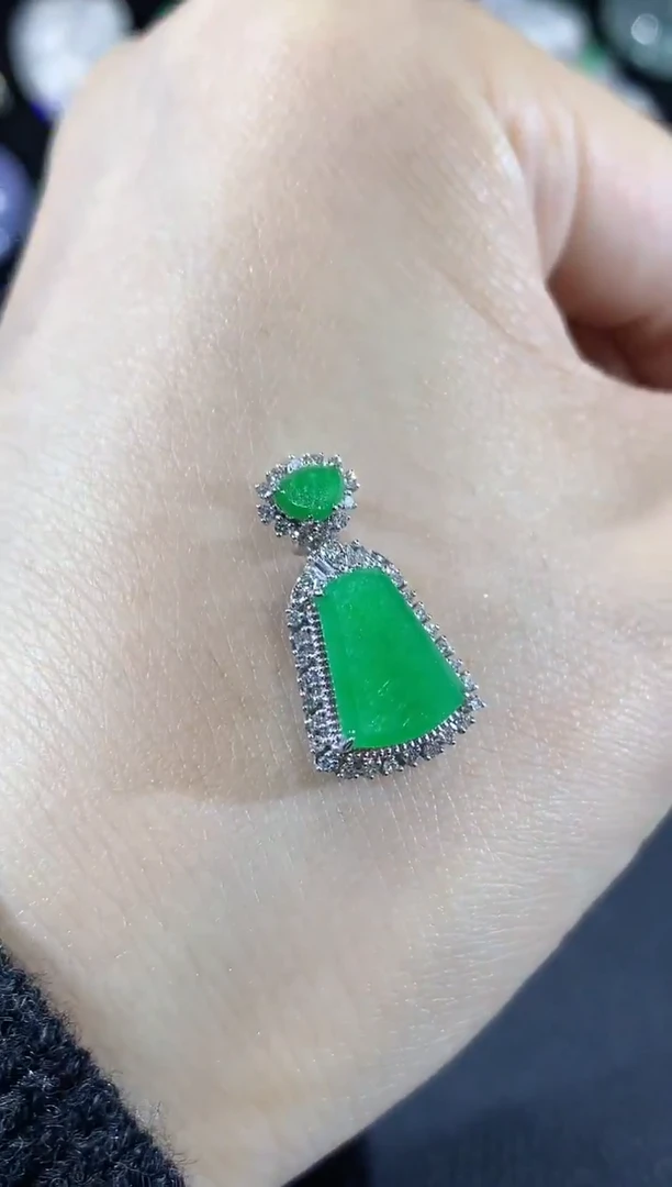 吊坠(不含链)18K金镶嵌翡翠C9翡翠