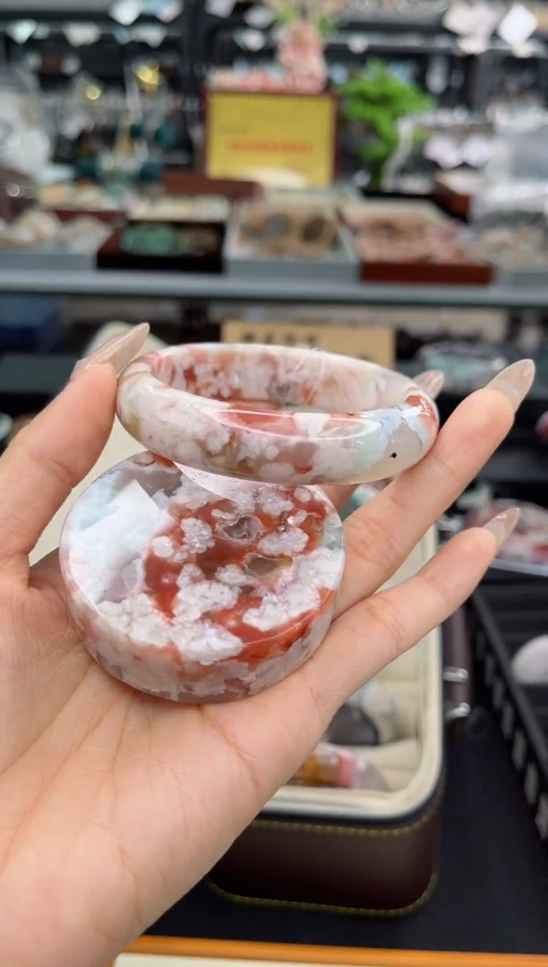 【闪购商品】石英质玉手镯未镶嵌59圈口（赠品镯心）3S9095