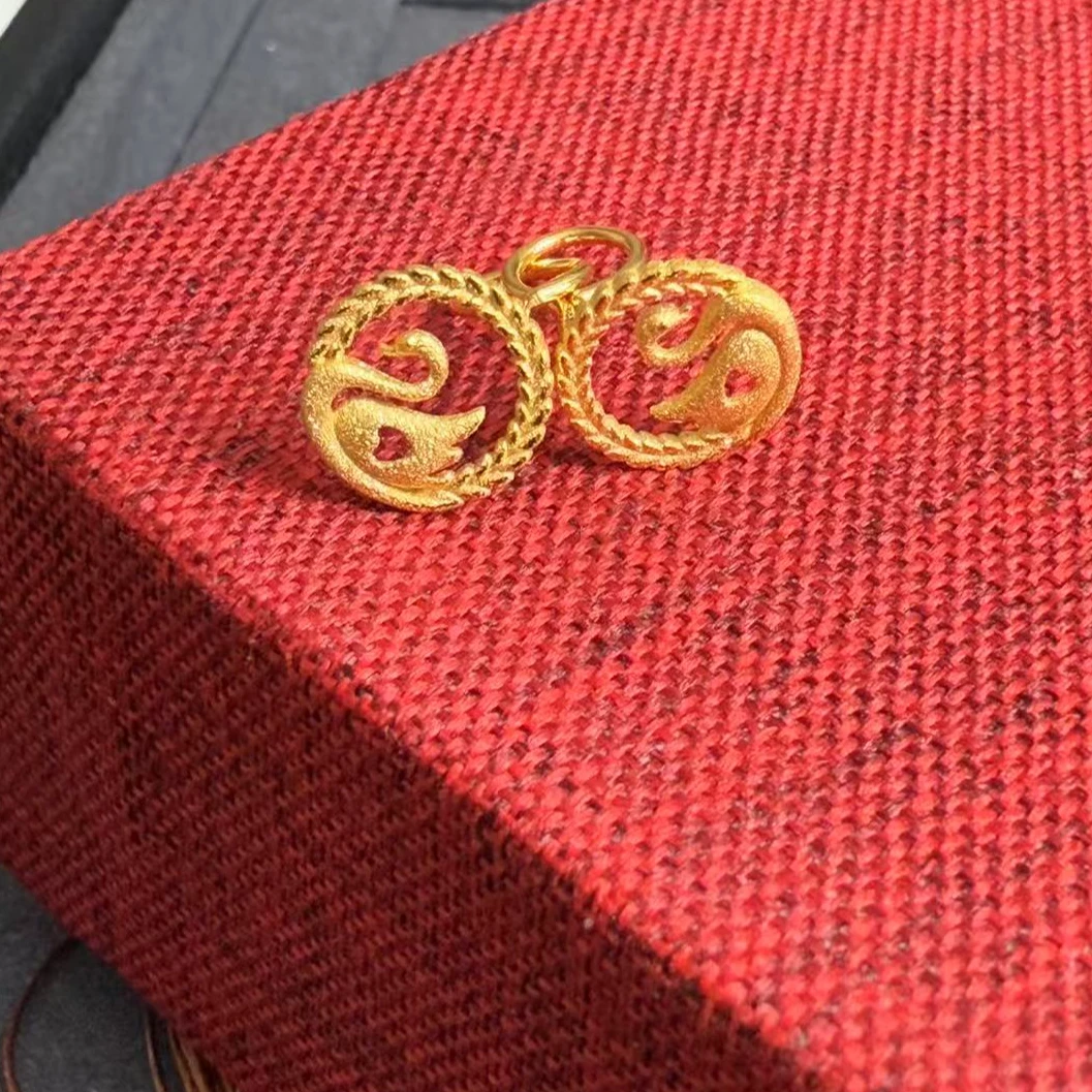 纯黄金足金时尚款  天鹅款  耳钉L福利