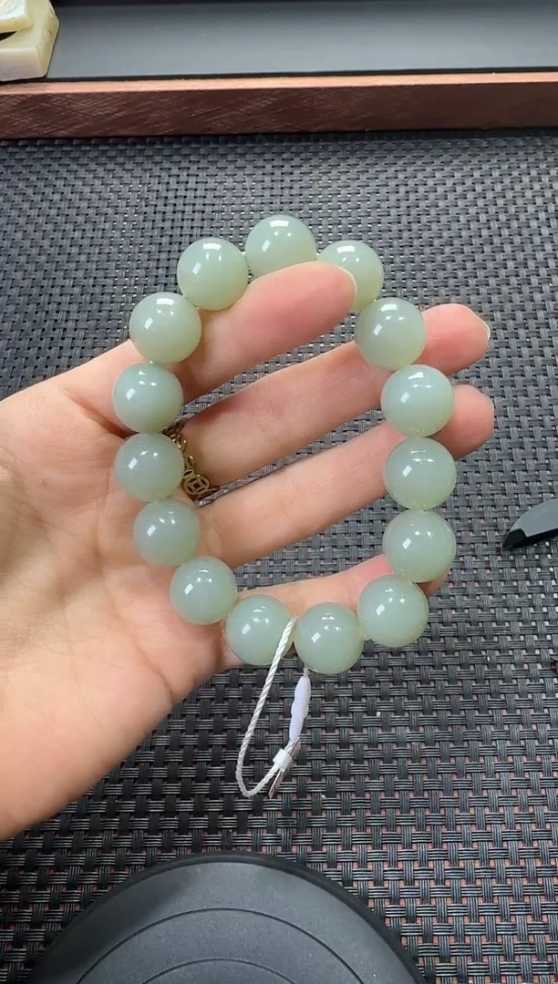 未镶嵌手串和田玉近矿卡14