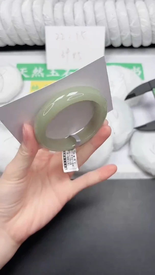 未镶嵌手镯石英质玉32-52.6D