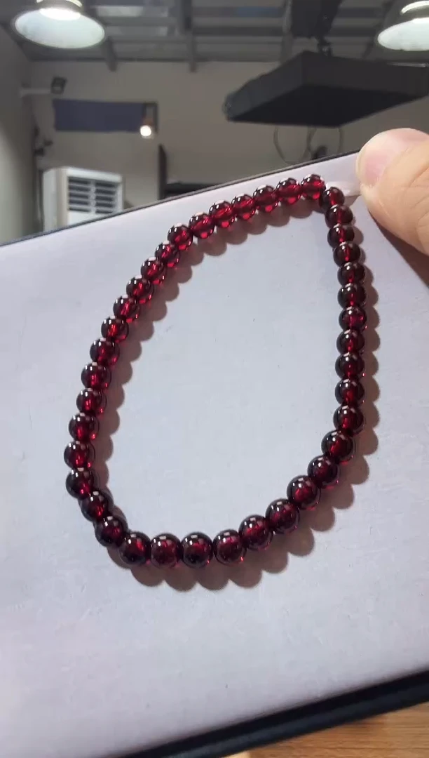 未镶嵌手链石榴石优0487 约4mm