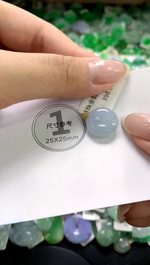 翡翠18K金镶嵌颈饰1111111111111111