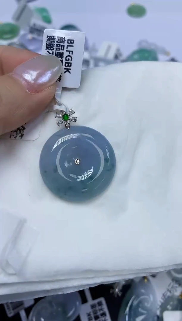 翡翠18K金镶嵌颈饰天然缅甸翡翠A货