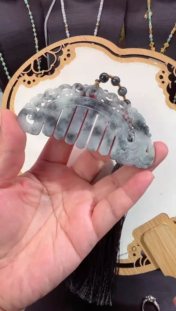 【闪购商品】翡翠颈饰未镶嵌拍照