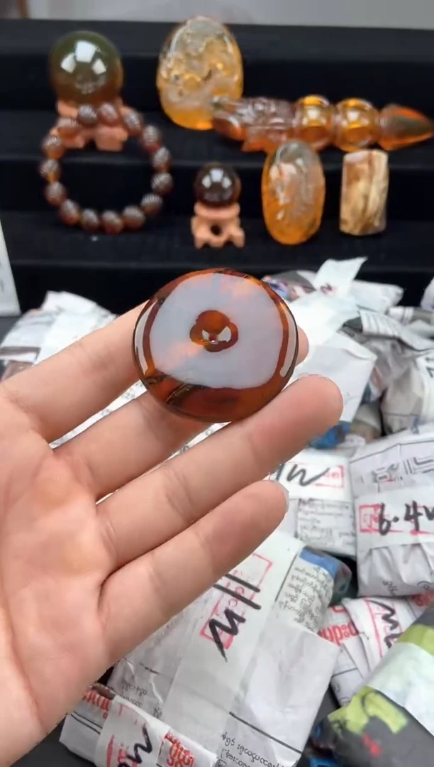 未镶嵌颈饰琥珀平安扣吊坠