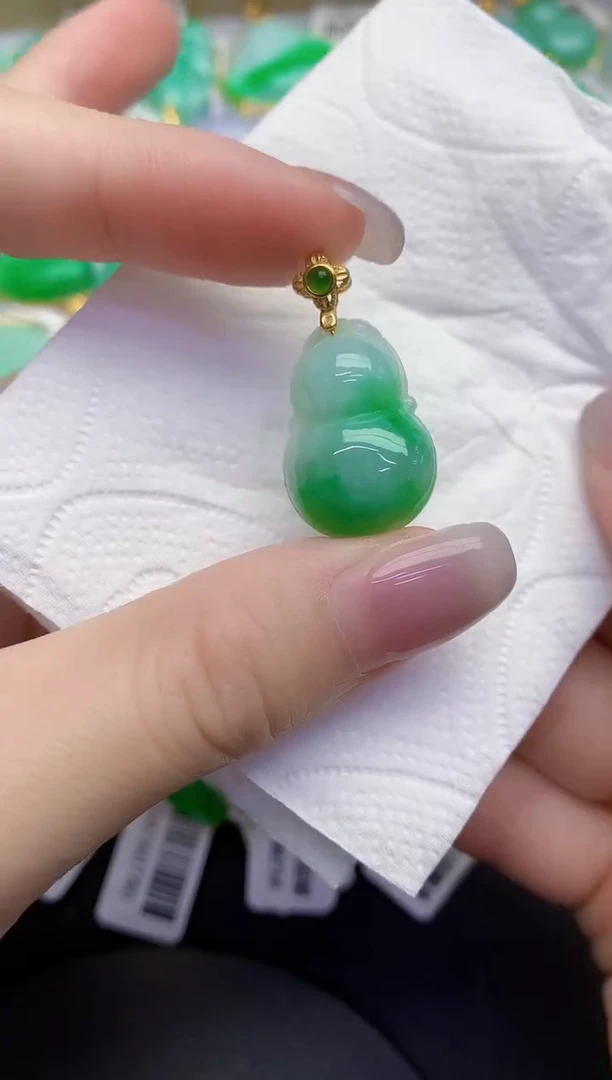 颈饰未镶嵌翡翠缅甸天然翡翠A货
