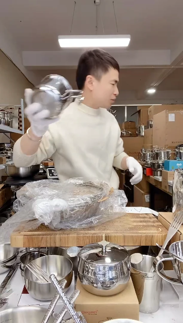 【闪购商品】A19 微瑕卓德铭26cm双耳炒锅