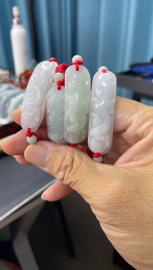 未镶嵌手绳翡翠默认包容  多样性发其一