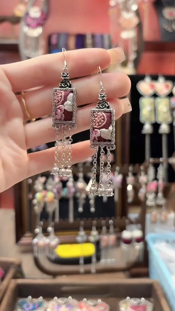 织绣 云织谣民族风精美饰品   179