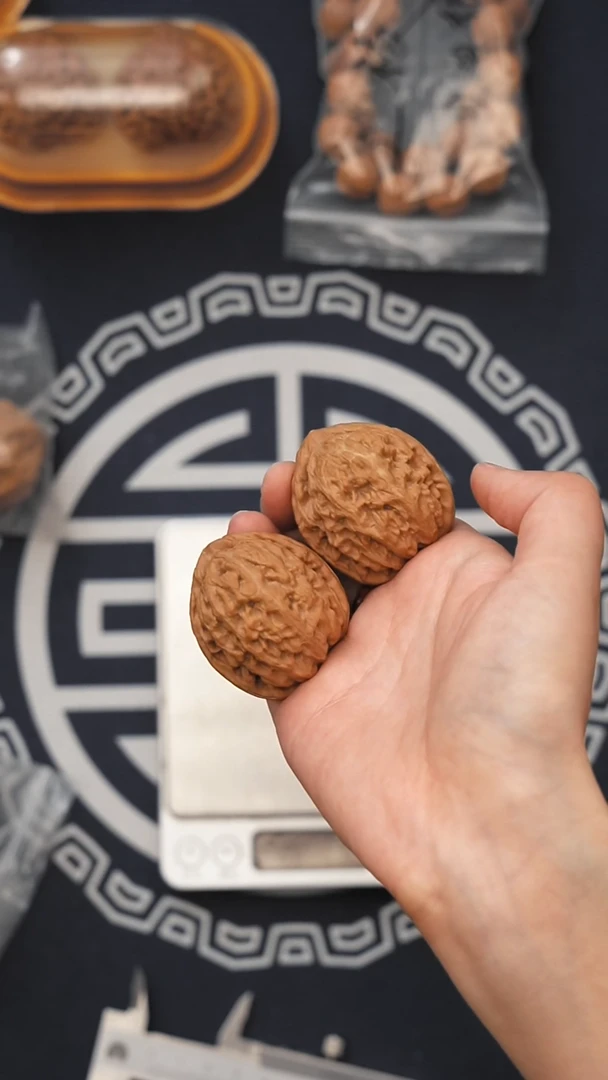 文玩核桃把件红锦鲤40
