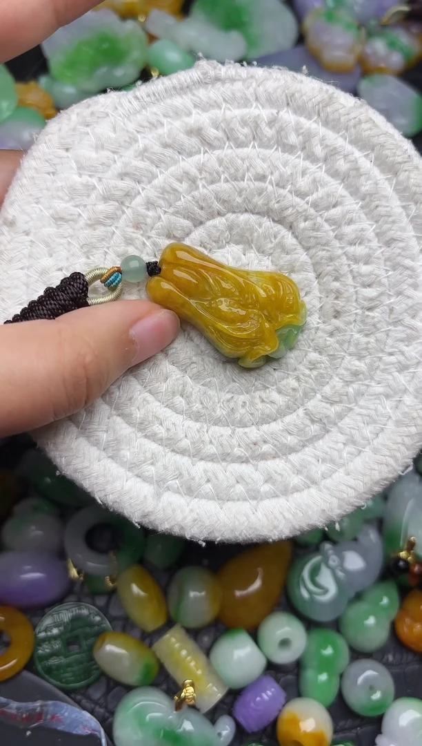 颈饰未镶嵌翡翠缅甸翡翠吊坠