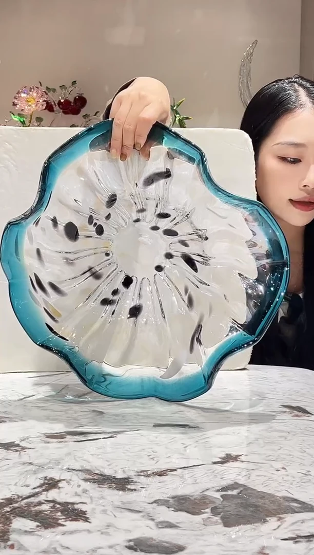 蓝色荷叶琉璃小果盘