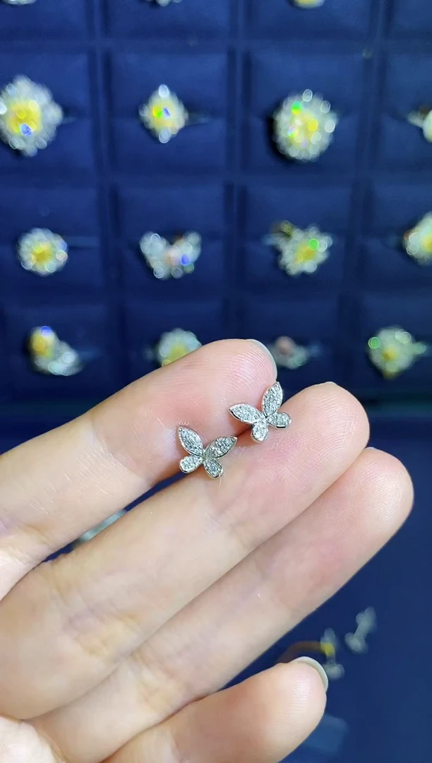 18K金镶嵌耳钉钻石43