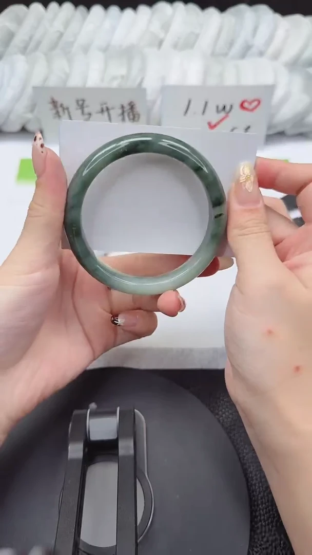 未镶嵌手镯石英岩玉190-606