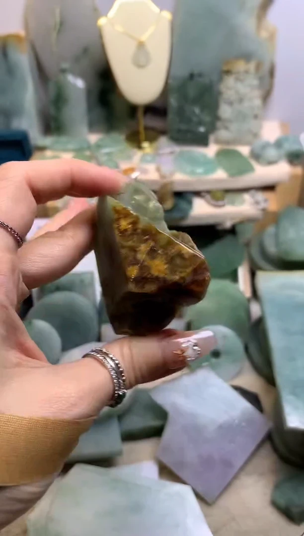 【闪购商品】翡翠挂件未镶嵌缅甸A货翡翠，没有运费险