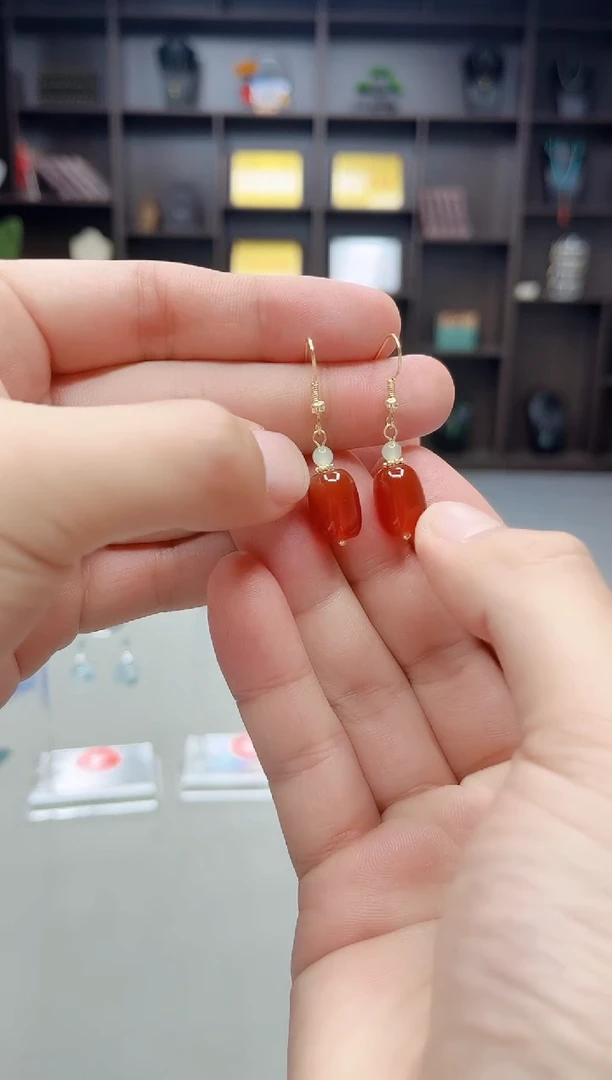 未镶嵌耳饰玛瑙/玉髓1335000