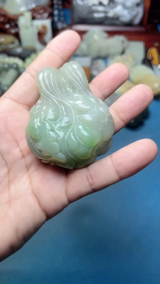 和田玉未镶嵌把件-