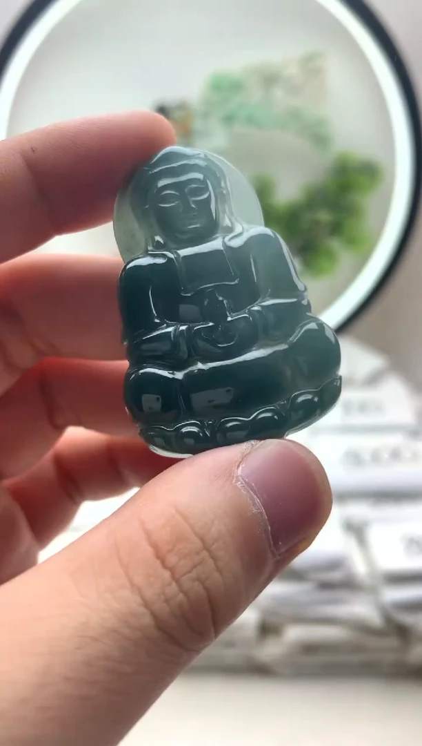 颈饰未镶嵌翡翠观音