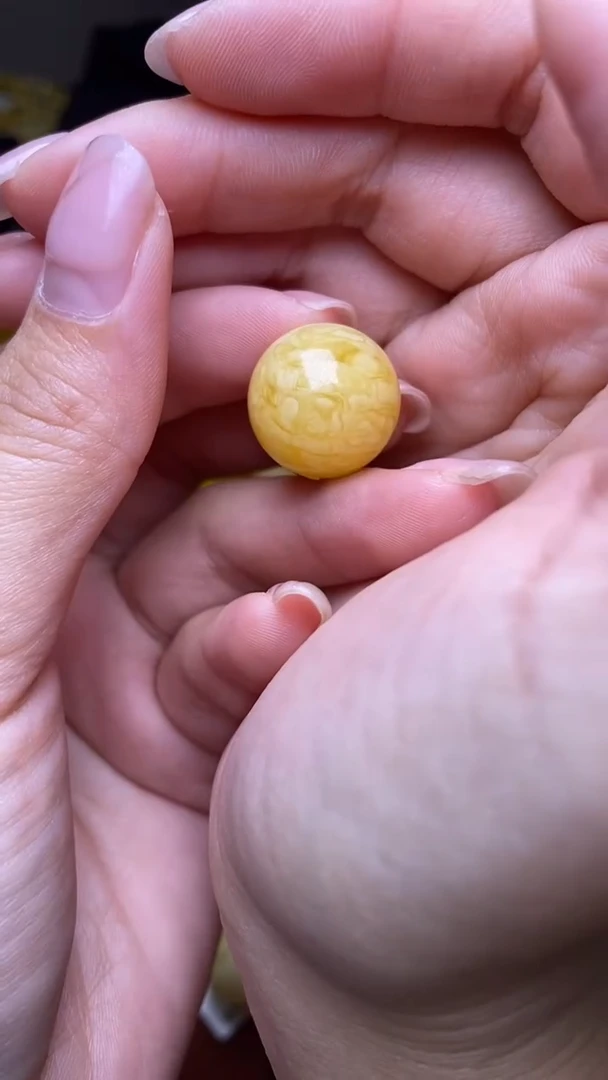 未镶嵌琥珀裸石葵. 5