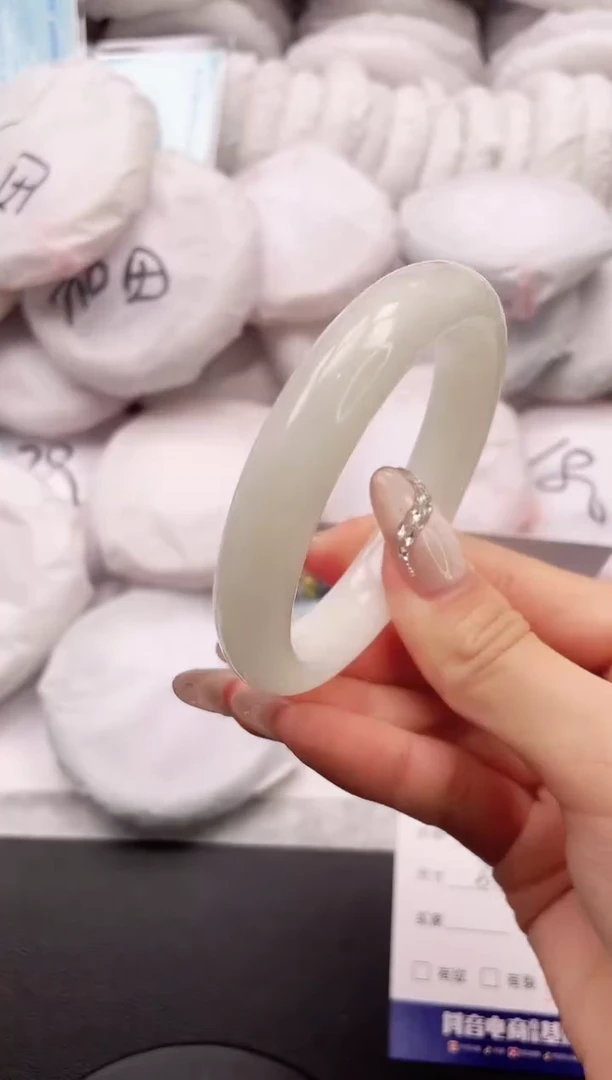 【闪购商品】和田玉手镯未镶嵌4K33-54