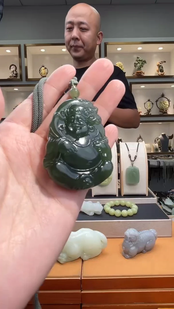 颈饰未镶嵌和田玉苏