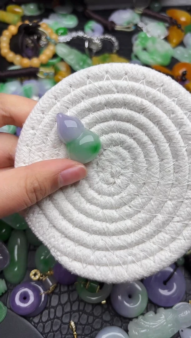 颈饰未镶嵌翡翠缅甸翡翠吊坠