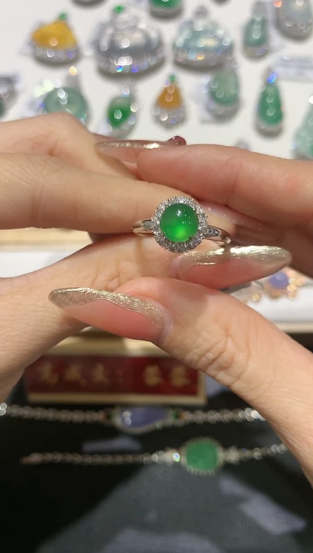 【闪购商品】翡翠吊坠(不含链)18K金镶嵌团购1