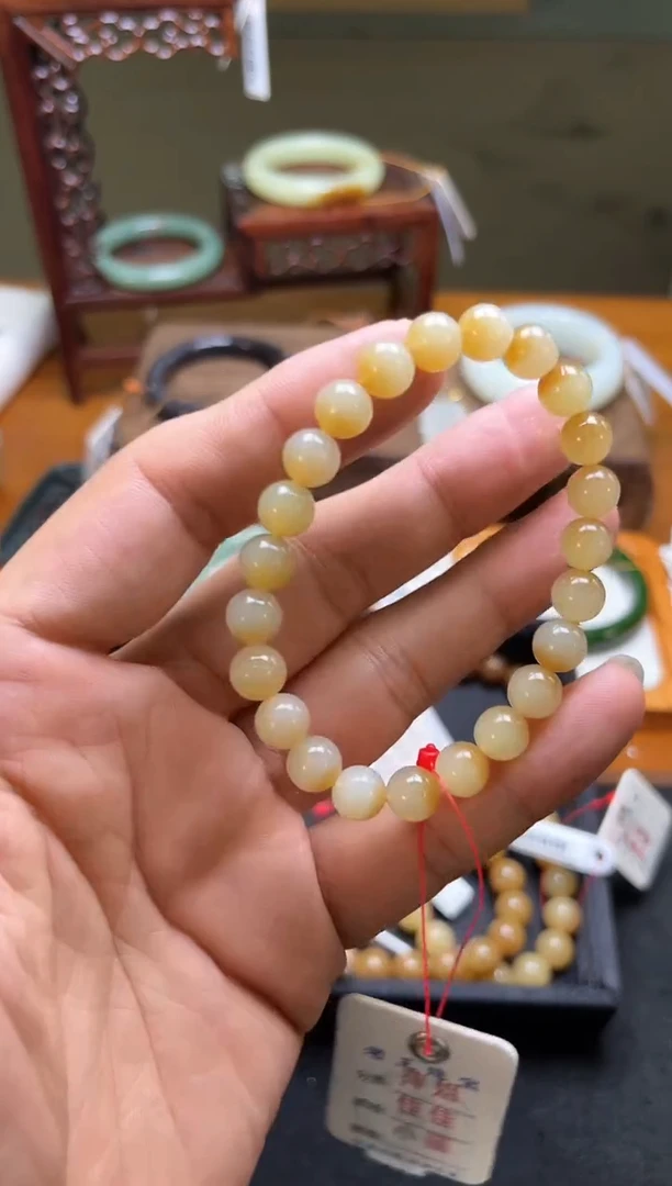 未镶嵌手串和田玉卡8且末金山糖白 圆珠