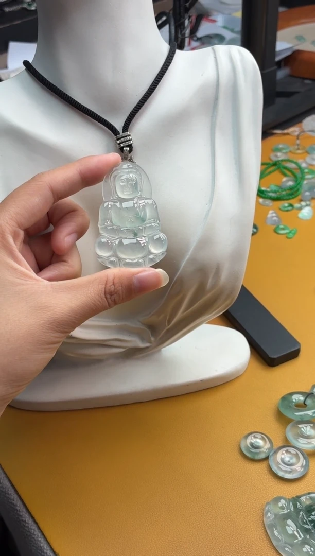 吊坠(不含链)未镶嵌翡翠20 观音 52.7 35.3 5.7