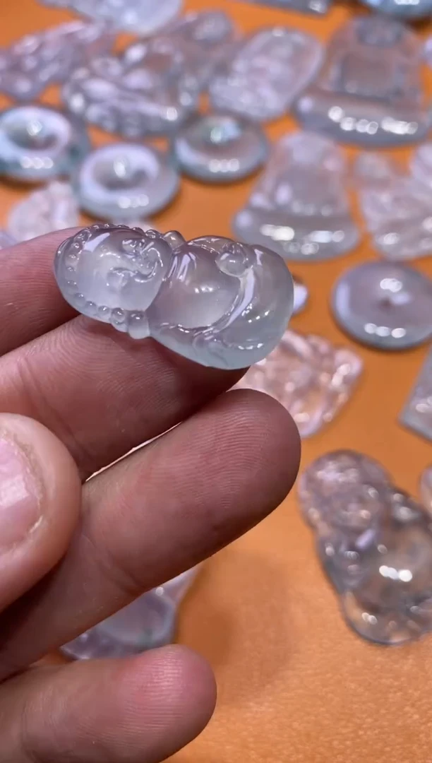 【闪购商品】翡翠吊坠(不含链)未镶嵌宝宝佛6800