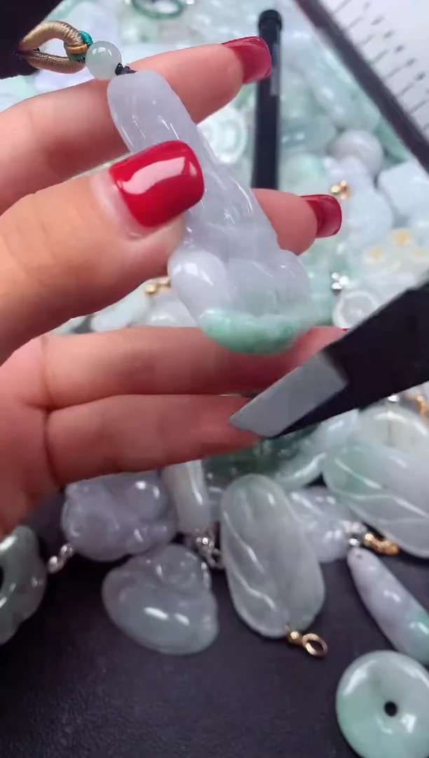 颈饰未镶嵌翡翠终**.1