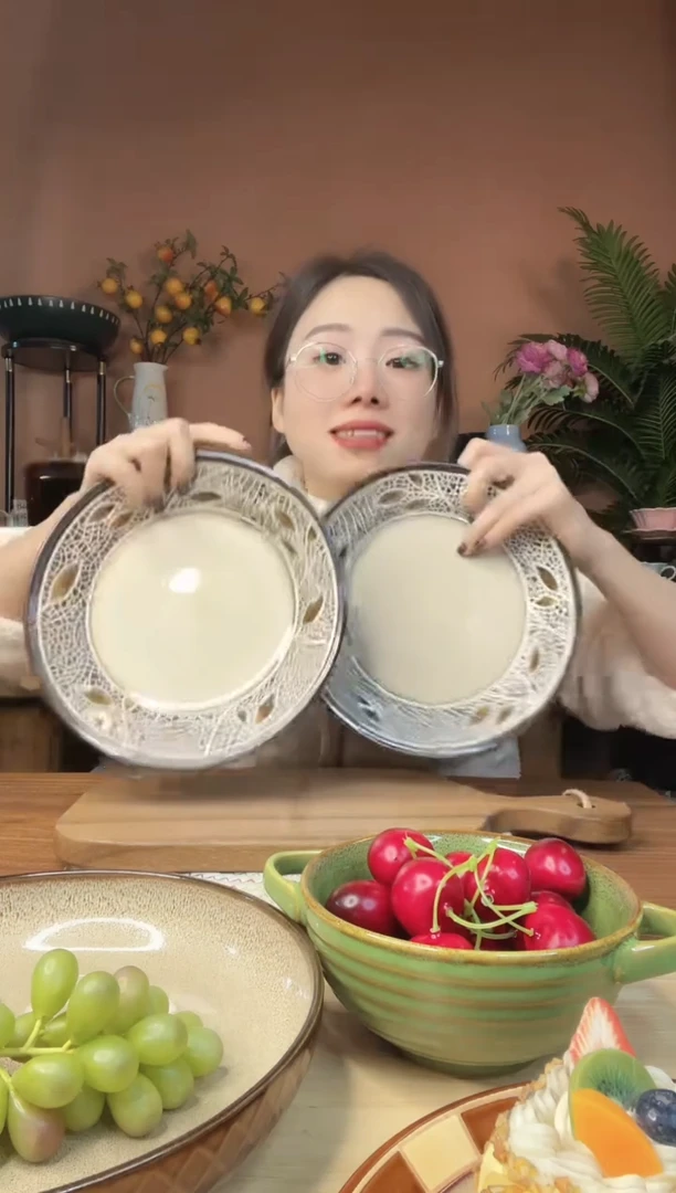 陶瓷8.6英寸浮雕树叶平盘 2件 微瑕疵