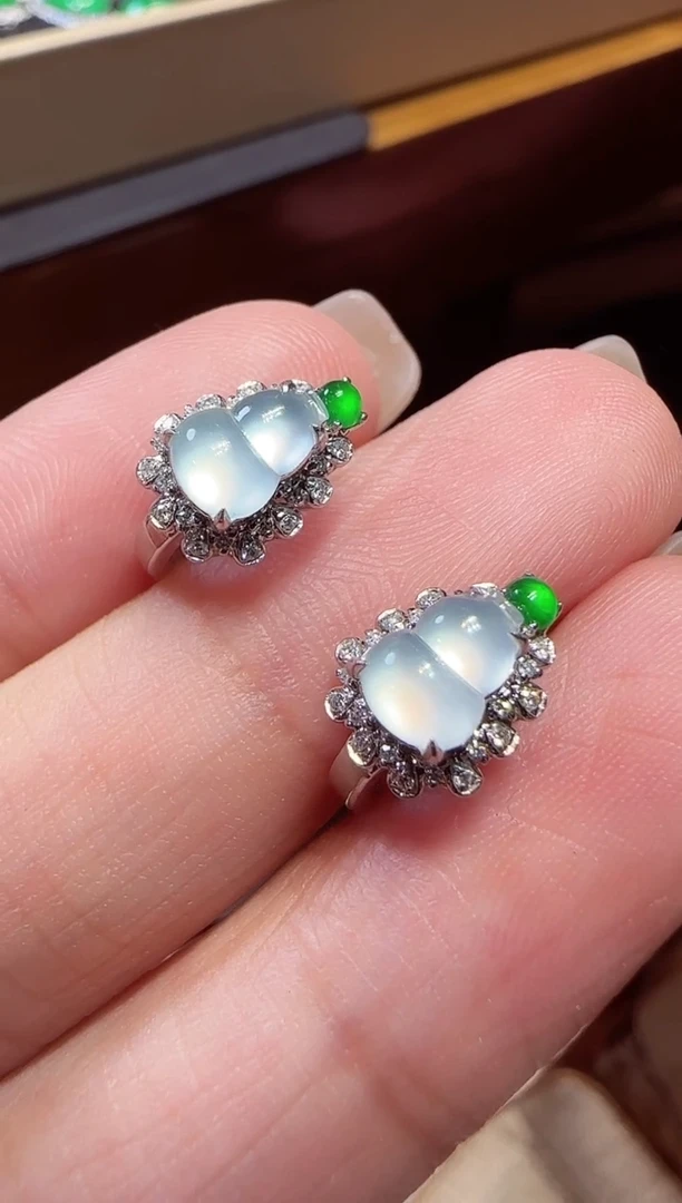 【闪购商品】翡翠耳饰18K金镶嵌葫芦