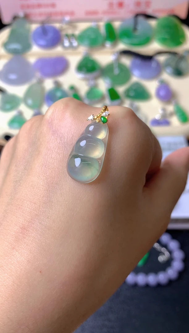 吊坠(不含链)18K金镶嵌翡翠夏***凌吊坠