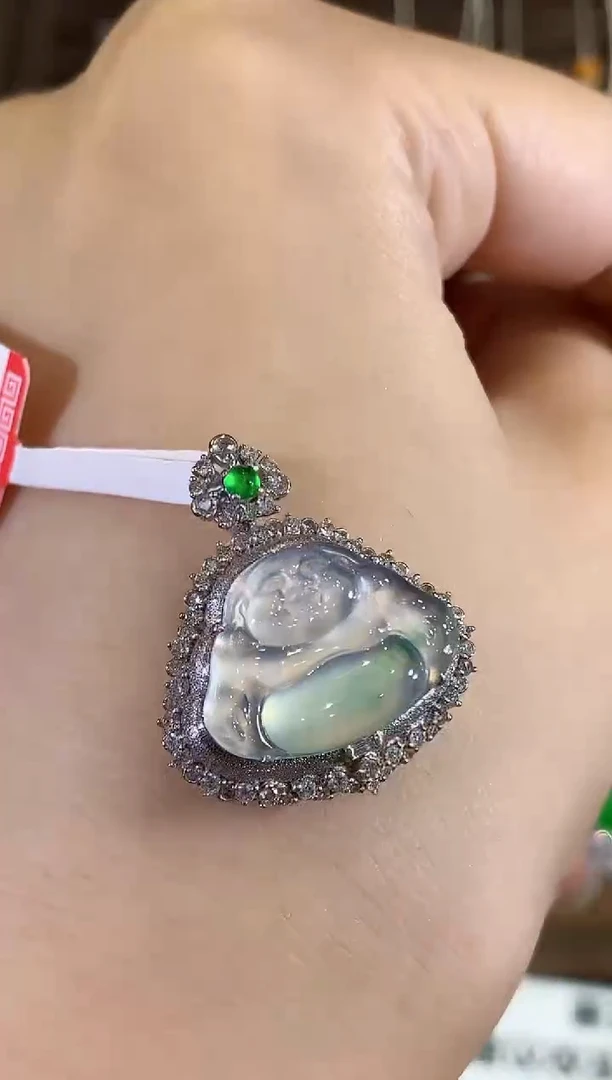 吊坠(不含链)18K金镶嵌翡翠B165