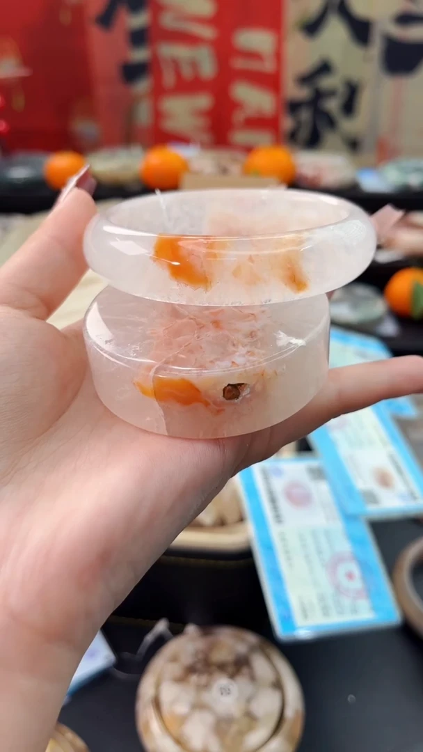 【闪购商品】石英质玉手镯未镶嵌赠送镯心（圈口）61