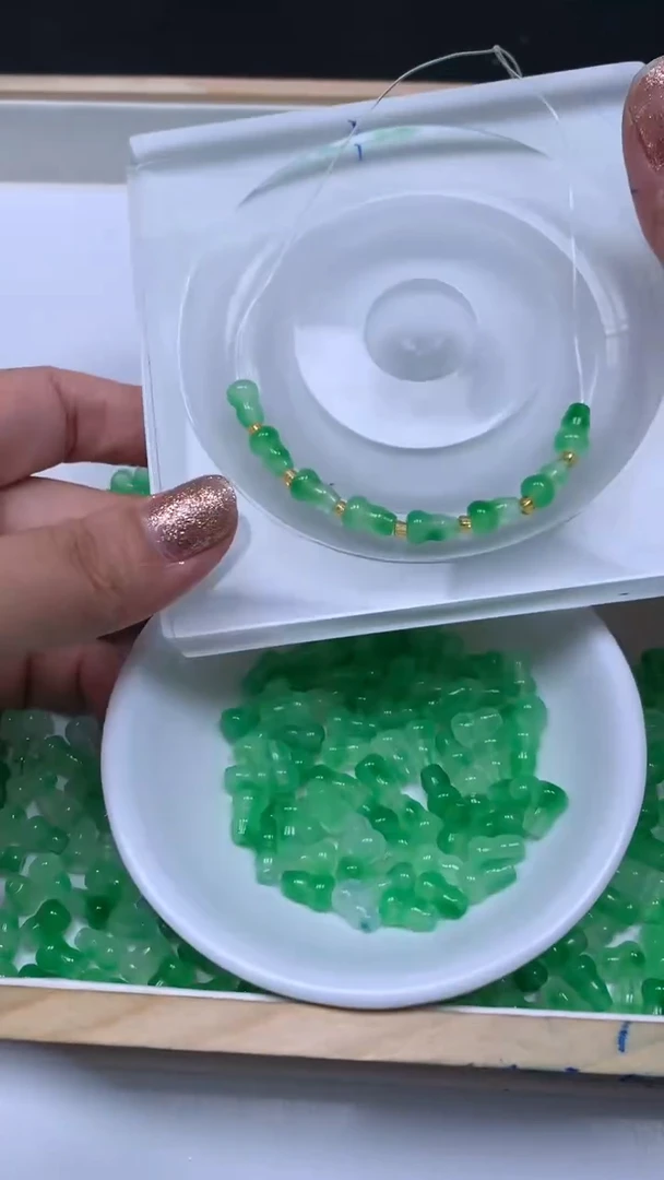 未镶嵌散珠玛瑙/玉髓E691 飘绿花 葫芦6*9mm 20个9.8元