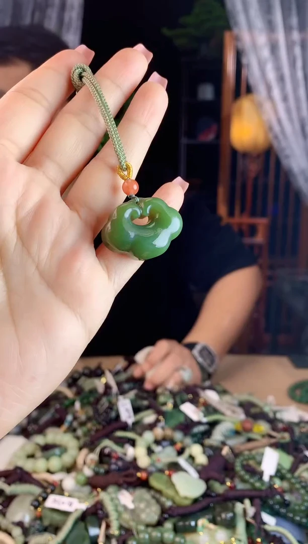 【闪购商品】和田玉挂件未镶嵌多样性发货拍一发一