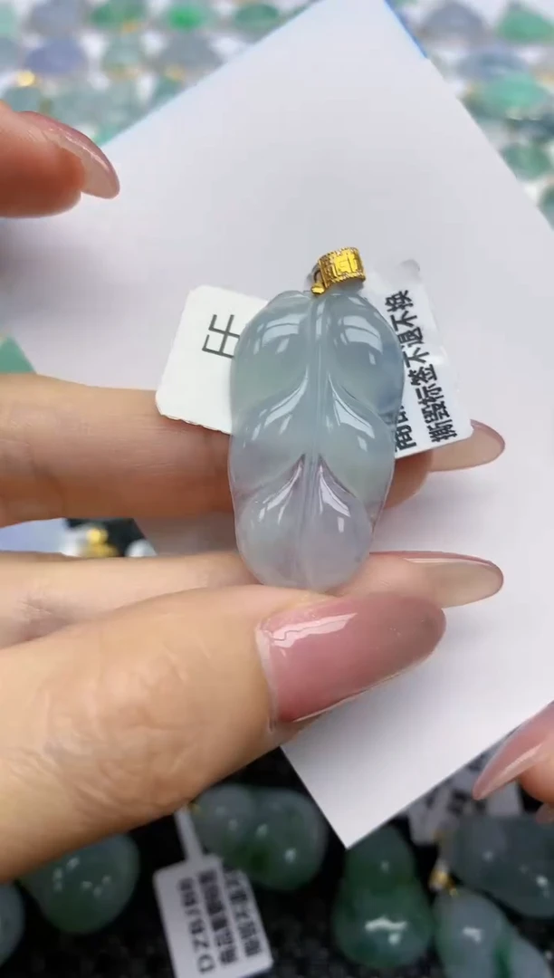 【闪购商品】翡翠挂件18K金镶嵌天然翡翠A货