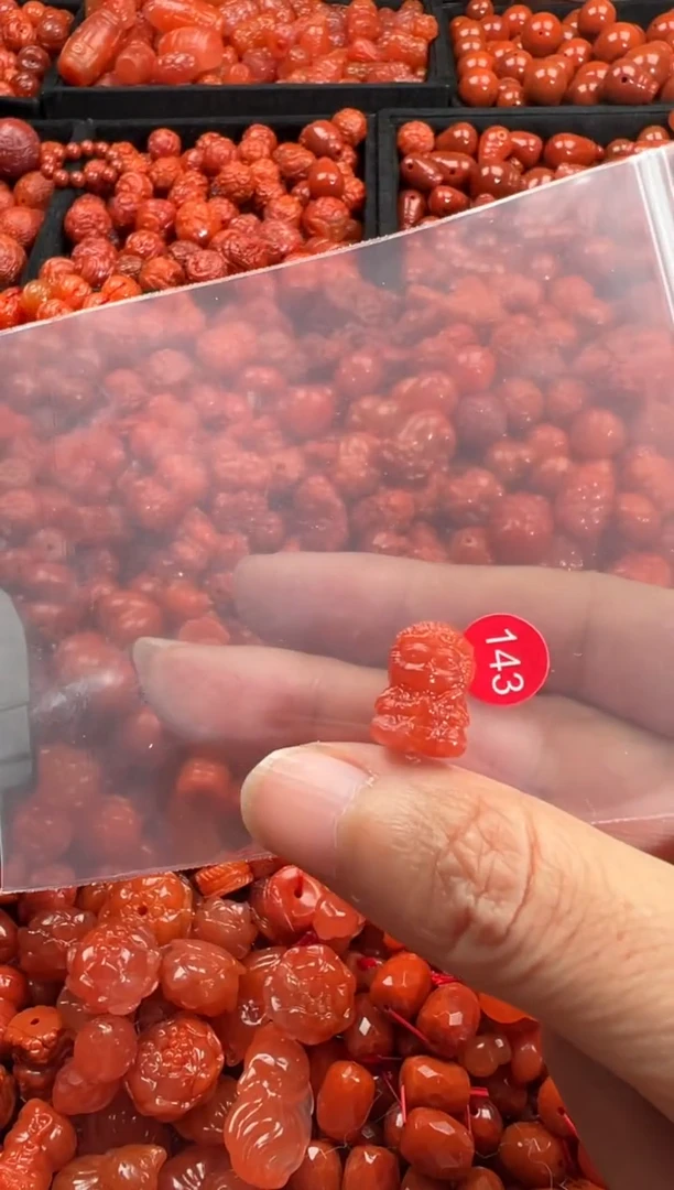 颈饰未镶嵌南红玛瑙1