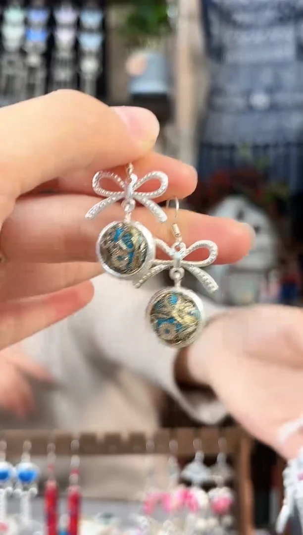 织绣民族风非遗老绣饰品519