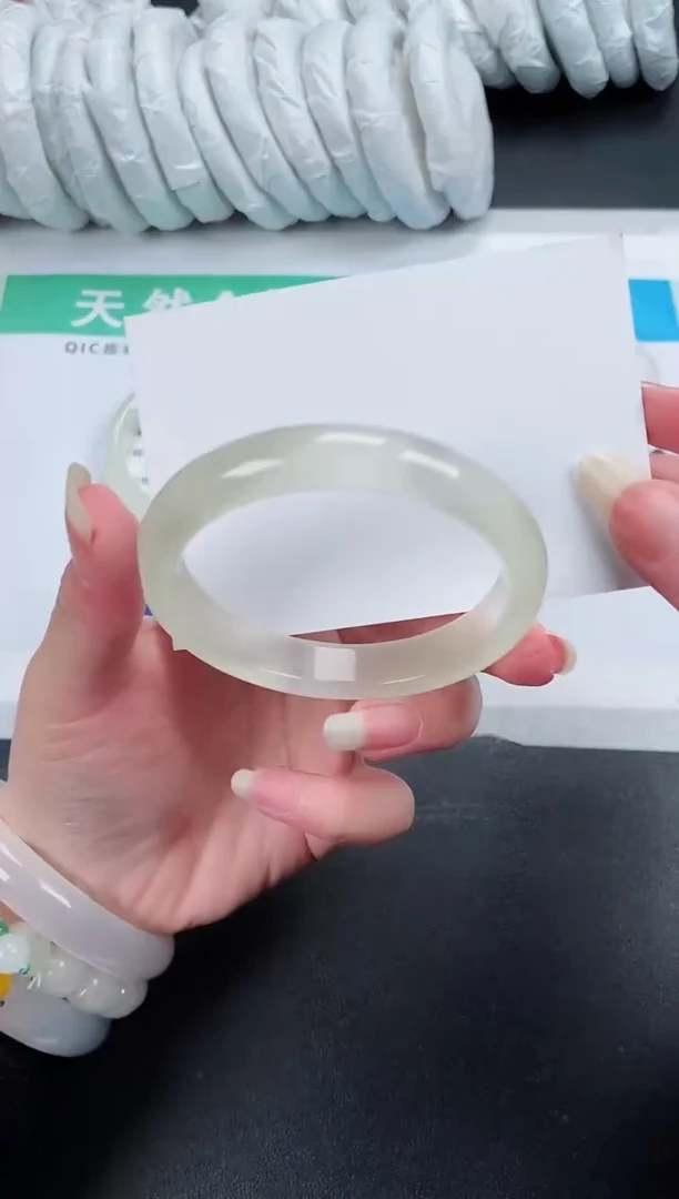 【闪购商品】石英质玉手镯未镶嵌439-56.6