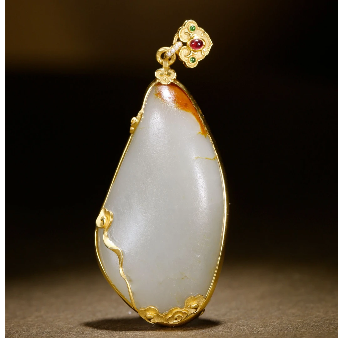 【央博玉专属】18k金镶嵌和田玉吊坠YJSZ2509 约53.2*25.2*10.4mm