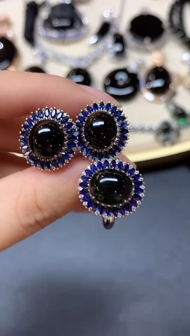 18K金镶嵌翡翠耳饰墨翠耳饰+戒指一套|19800