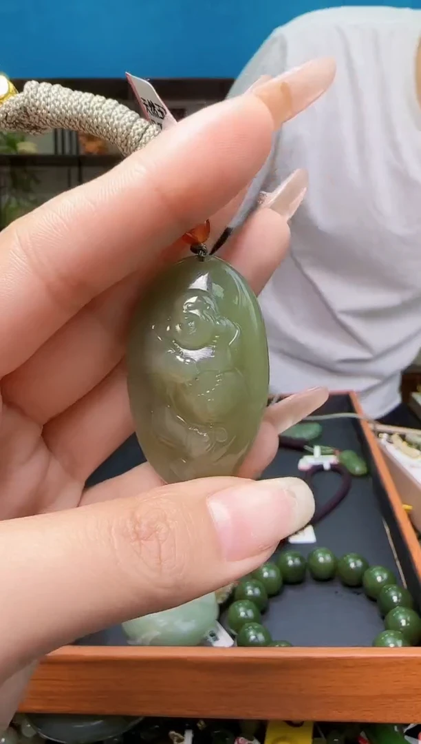 颈饰未镶嵌和田玉1