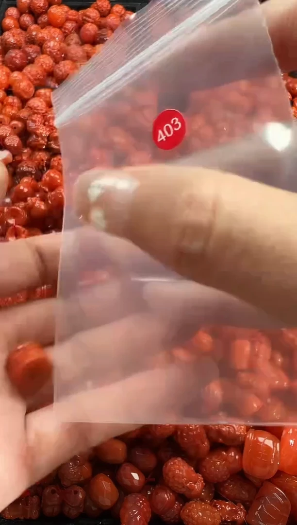 颈饰未镶嵌南红玛瑙1