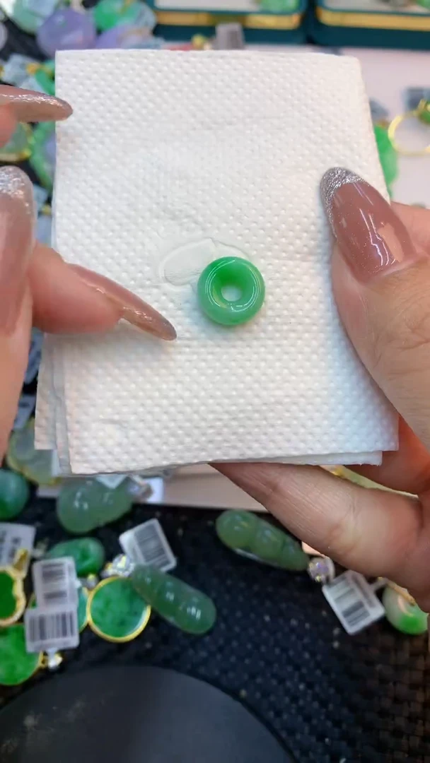 颈饰未镶嵌翡翠1